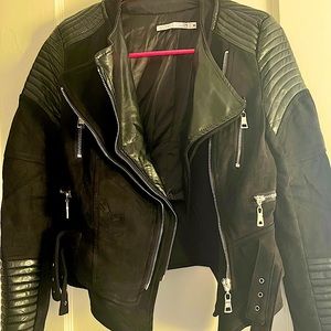 Women’s black jacket